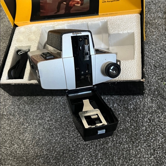 Kodak XL360 Movie Camera - Black and Silver - Picture 5 of 7